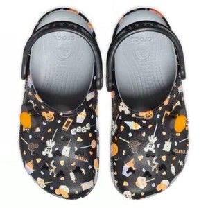 Limited Edition Mickey’s Spooktacular Halloween Crocs size W6